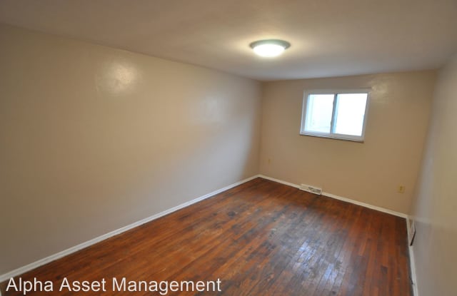 706 Evergreen #1 Ave Gallery 3