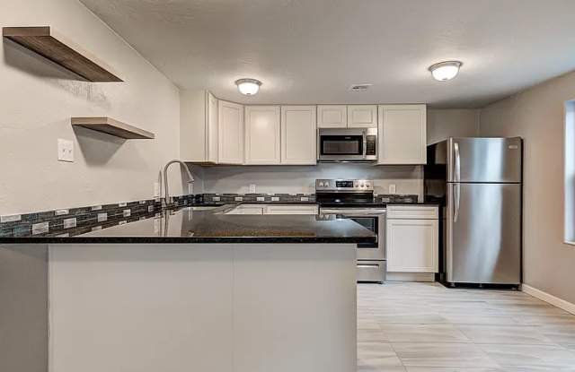 1810 Northwest 11th Street - A Gallery 4