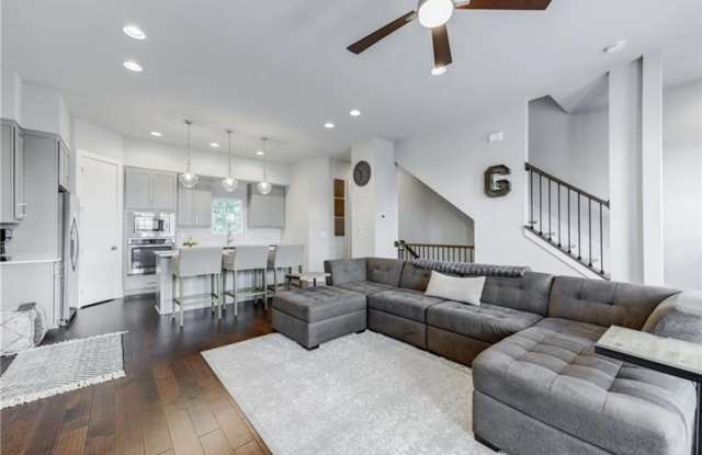 723 Taylor Court Gallery 2