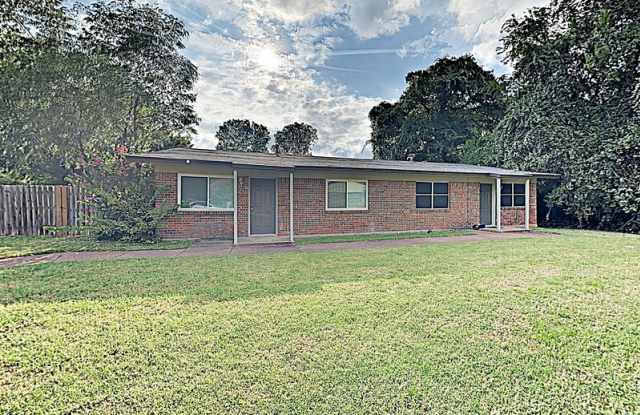 412 Donnell Dr - 412 Donnell Drive, Arlington, TX 76012