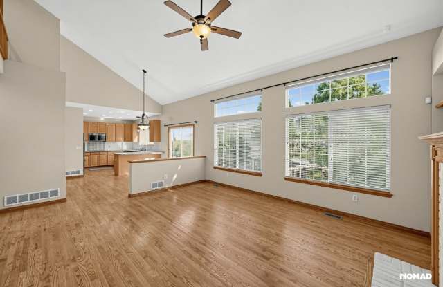Spacious 5BR House in Parker Gallery 1