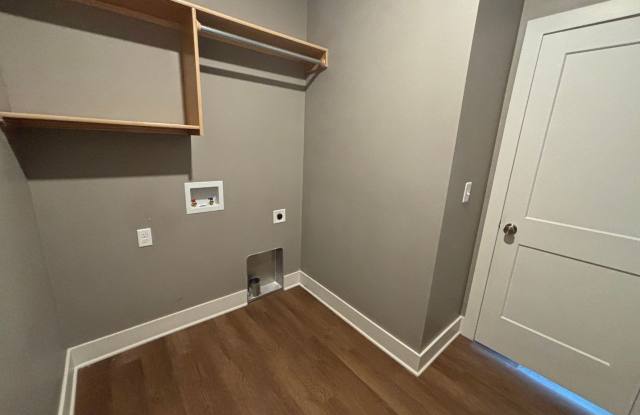 Spacious 5-Bedroom Home with Basement & Huge Yard Gallery 3