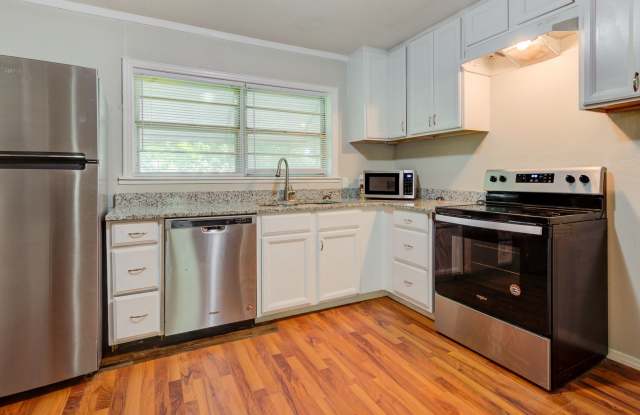 FREE MONTH RENT! Freshly Updated 3 Bedroom House photos photos