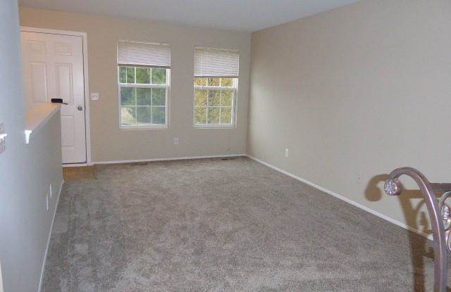 218 PARK GREEN Drive Gallery 2