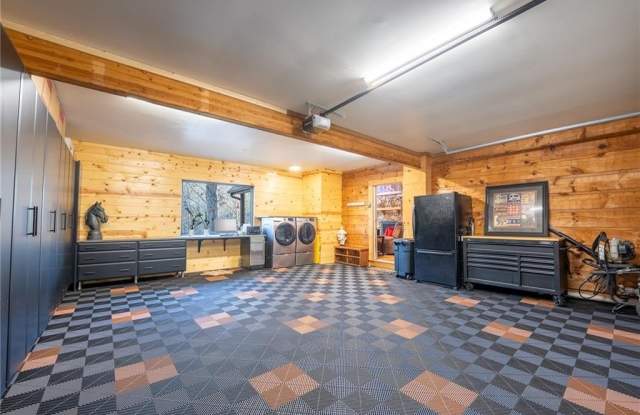 105 Cedar Cove Gallery 4