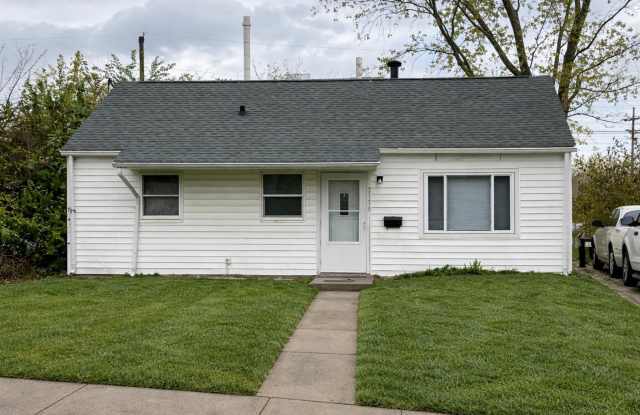 3 Bedroom House W/ fresh Flooring and Paint! photos photos