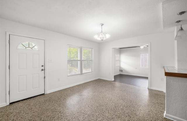 12113 N EDISON AVENUE Gallery 4