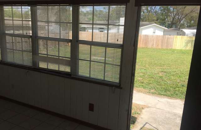 2455 Ormsby Cir W Gallery 3