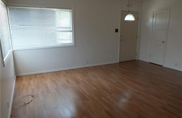 5813 Fidler Avenue Gallery 3