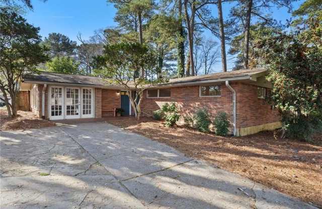 2451 Warwick Circle NE photos photos