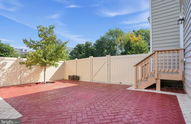 41716 DEER GRASS Terrace Gallery 2