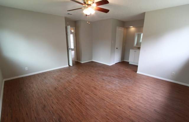 East Austin 4BR Gem on Cul-de-Sac w/ Spacious Lot & Updates photos photos