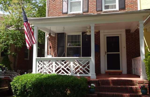 Beautiful Home with Fenced Yard in Rosemont! photos photos