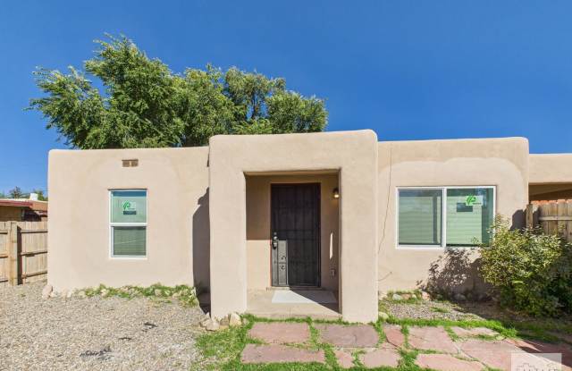 Cute Centrally Located Single Family Home Available Now! photos photos