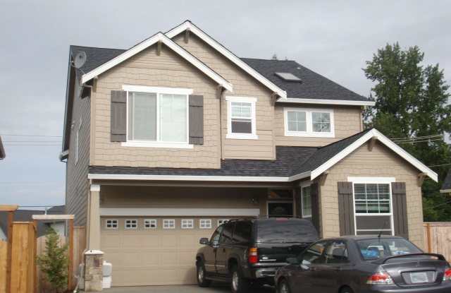 Large 4 Bed 2.5 Bath Home in Northern Salmon Creek photos photos