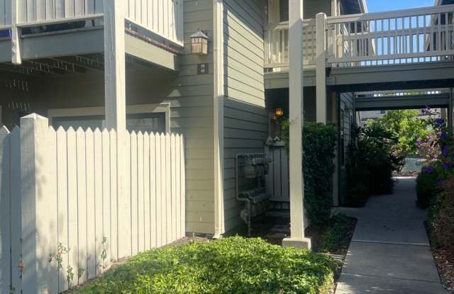 1 bedroom downstairs unit in The Shores - 99 Shoreline Court, Richmond, CA 94804