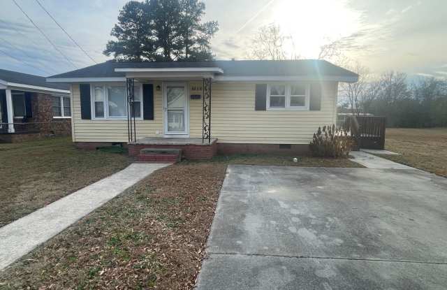 Ranch Located in the Heart of Dunn - 1018 East Edgerton Street, Dunn, NC 28334