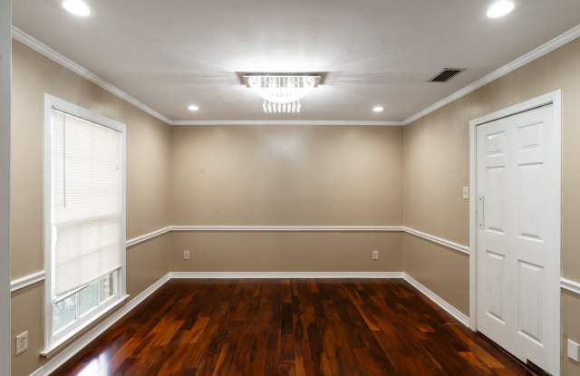 1017 Westbury Drive Gallery 4