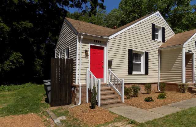 Charming One Bedrooom Duplex in Plaza Midwood Gallery 1