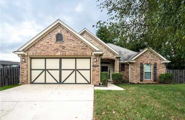 1536 N Oakhaven PL - 1536 North Oakhaven Place, Fayetteville, AR 72704 1536 N Oakhaven PL - 1536 North Oakhaven Place, Fayetteville, AR 72704