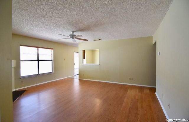 15567 Knollglade Gallery 3