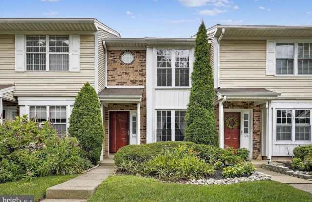 142 LEEDOM WAY photos photos