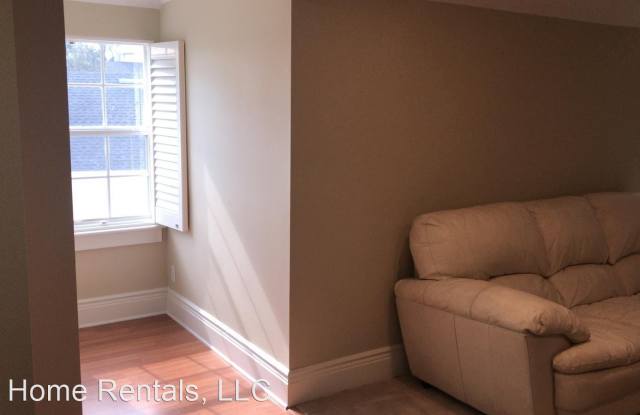 504 Golfpark Drive Unit B Gallery 4