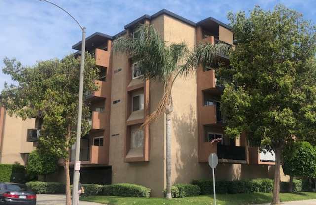 Newly Updated 1 bedroom 1 bath Condo - Dedicated Covered Parking Spot  In-Unit Washer/Dryer - 460 Golden Avenue, Long Beach, CA 90802