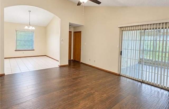 1707 E Gastel Circle Gallery 4