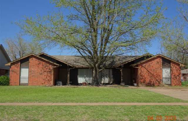 Updated 3-bedroom, 1-bath duplex located on a quiet street in West Norman photos photos