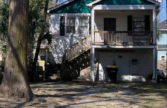 Convenient East 32nd Street Location Near Anderson and Truman Pkwy. photos photos