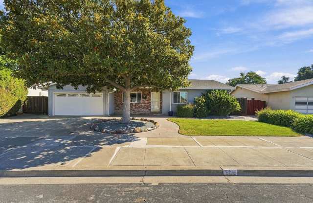 Charming West Dublin Home w/ Expansive Backyard Oasis photos photos Charming West Dublin Home w/ Expansive Backyard Oasis photos photos