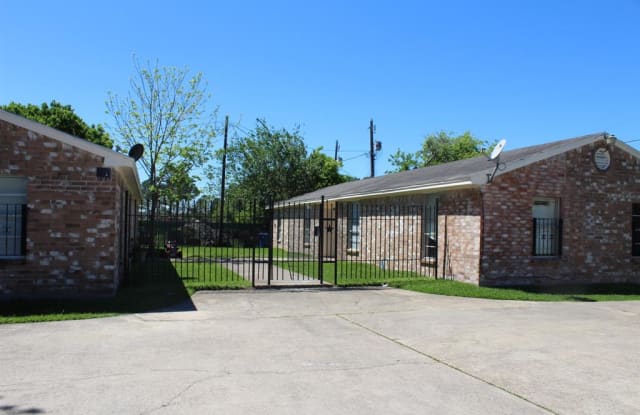 220 Westward Avenue - 220 Westward Avenue, La Marque, TX 77568