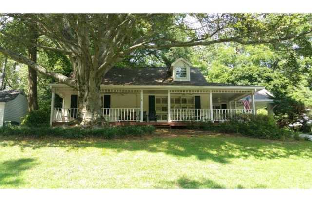 2515 Ridgewood Road NW Gallery 2