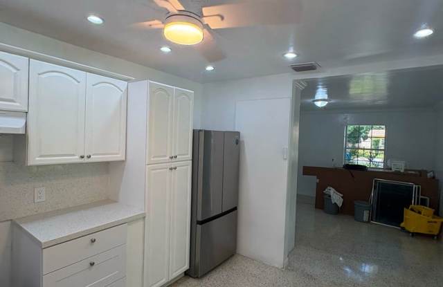 475 ne 164th st / Includes internet and 24-hour surveillance cameras Gallery 4
