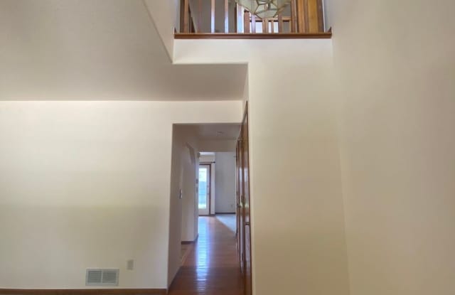 13458 Falls Drive Gallery 4