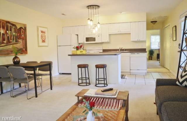 17 Penn Ave 1/2 Gallery 4