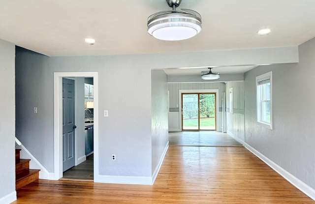 30 URSINUS Avenue Gallery 3