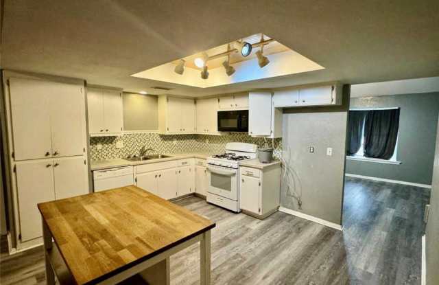 11610  Queens WAY Gallery 4