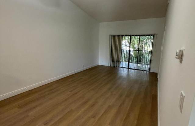 301 NORWOOD Terrace Gallery 4