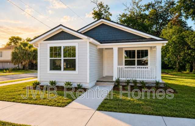 2123 Moncrief Rd photos photos