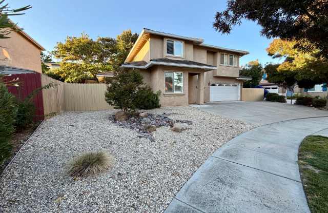 Beautiful 3 Bedroomc 2.5 Bathroom Single Family Home NOW Gallery 3