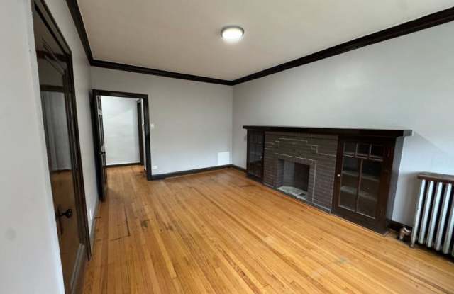 3803 West Addison Gallery 2