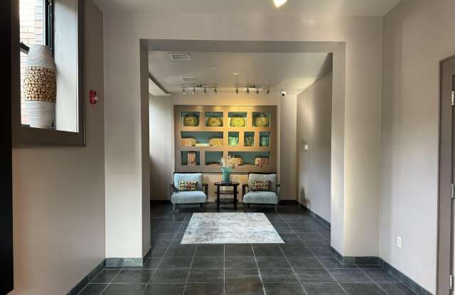 700 New St Gallery 2