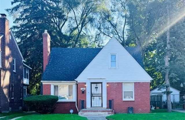 17550 Shaftsbury Avenue Gallery 1
