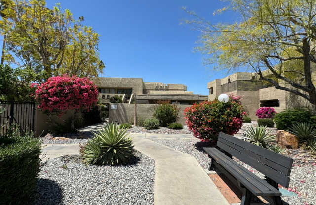 AVAILABLE NOW!!  BEAUTIFUL GROUND FLOOR 2 Bed 2 Bath CONDO in PALM SPRINGS Gallery 1