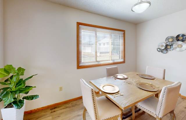 1201 West Wausau Avenue Gallery 4