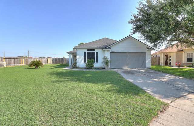 7605 Cougar - 4/bed 2/bath $1,995/month Gallery 3