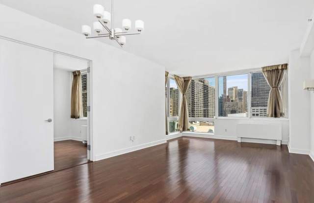 120 RIVERSIDE Boulevard photos photos