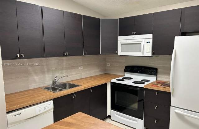 3660 N 56th Ave - 3660 North 56th Avenue, Hollywood, FL 33021